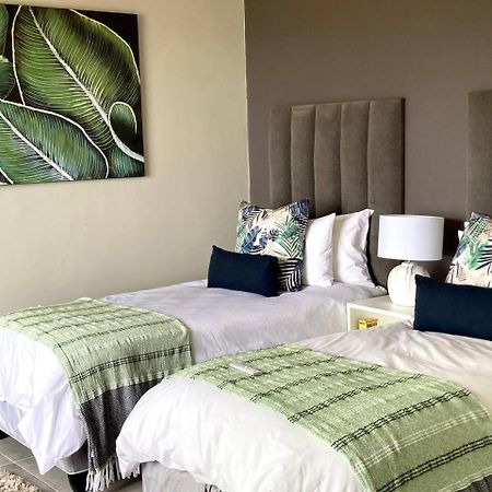Ocean Rocks Villa, Umhlanga Durban Bagian luar foto