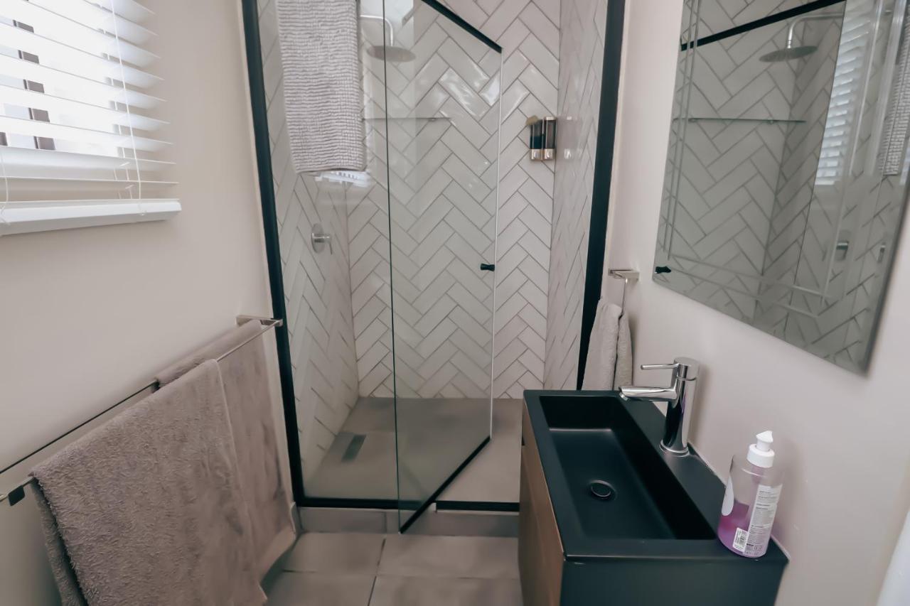 Ocean Rocks Villa, Umhlanga Durban Bagian luar foto