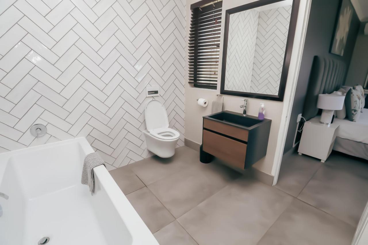 Ocean Rocks Villa, Umhlanga Durban Bagian luar foto
